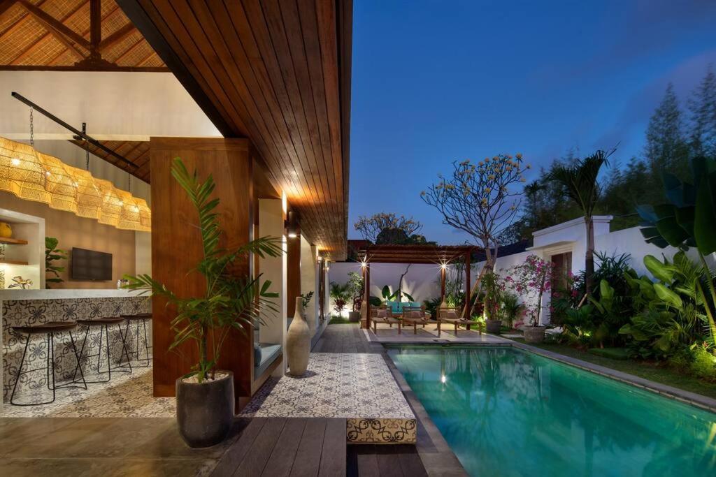 Pawikan Gorgeous 4 Beds In The Heart Of * Seminyak (Bali)
