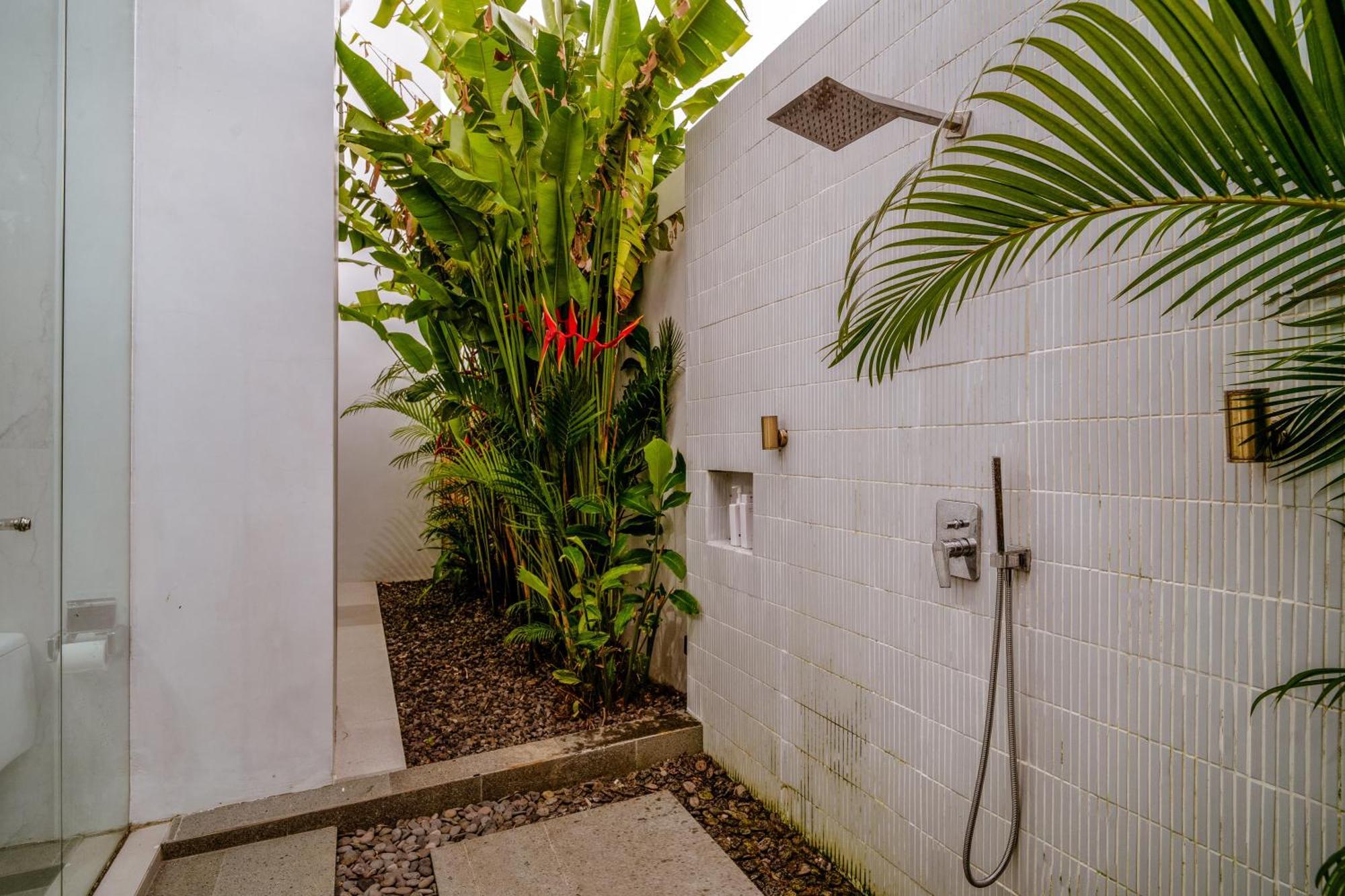 Bali Large 5-br Private Luxury Dandanku In Villa Seminyak (Bali)