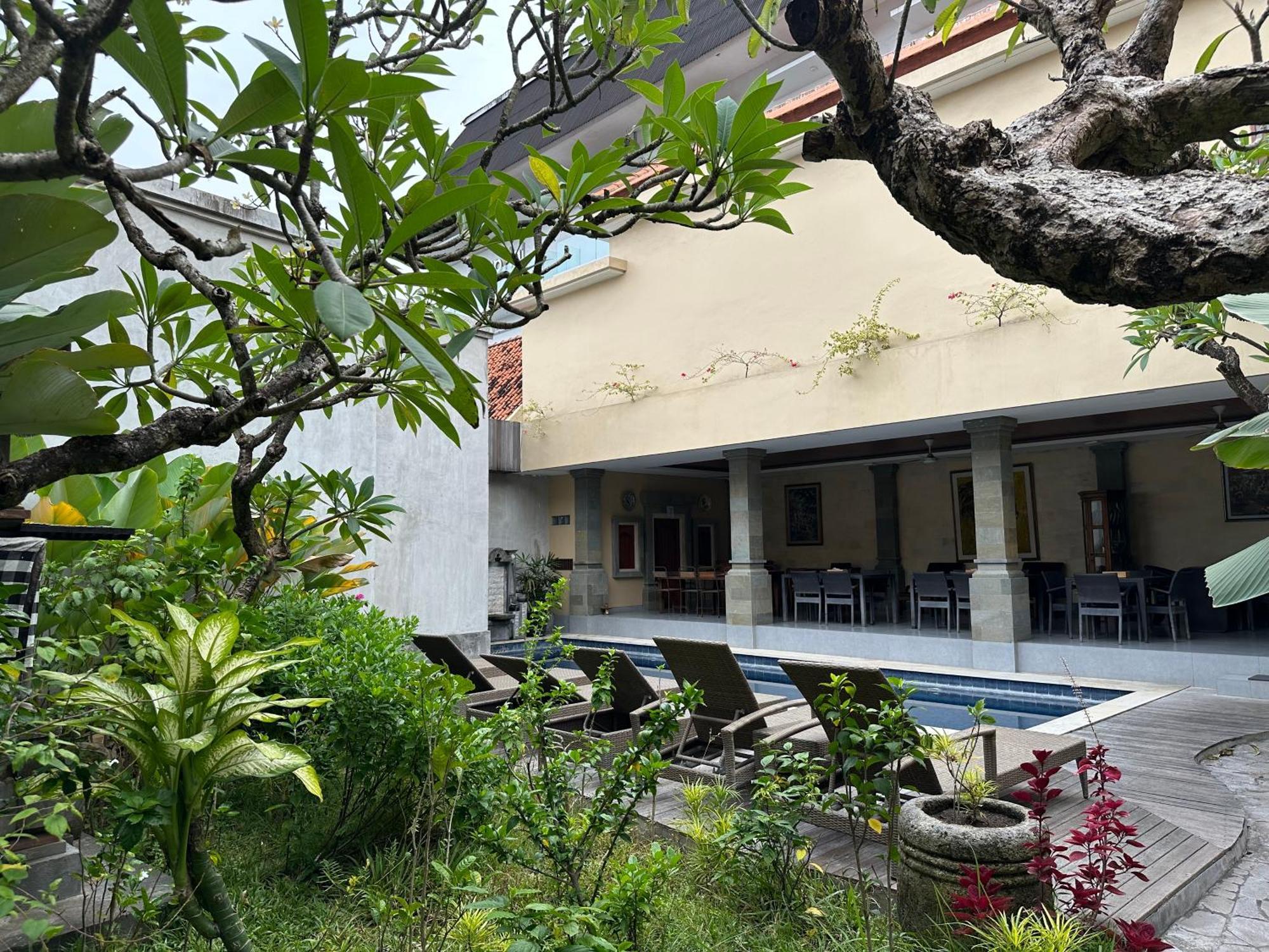 Bunga Hotel