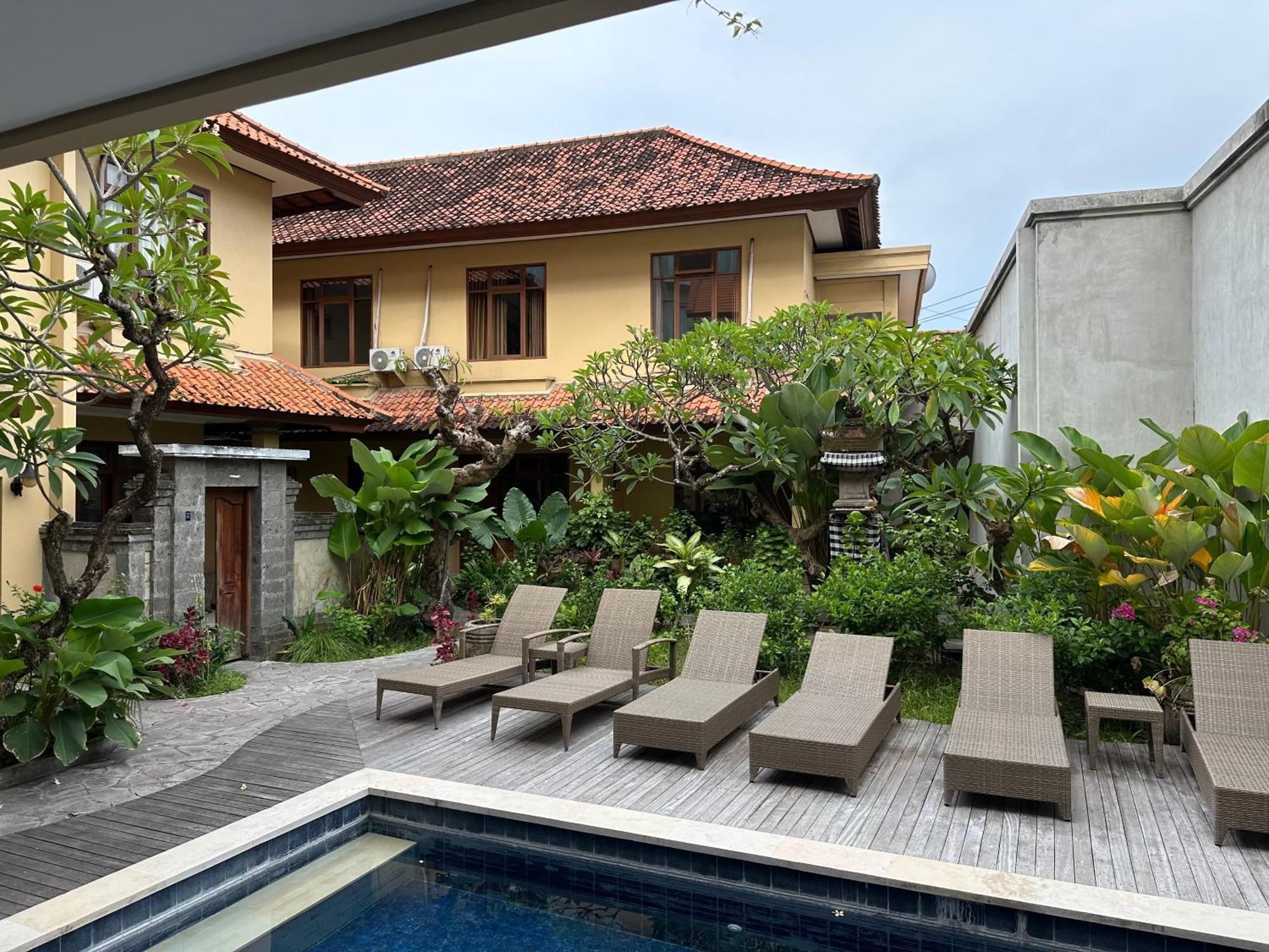 Hotel Bunga 3*