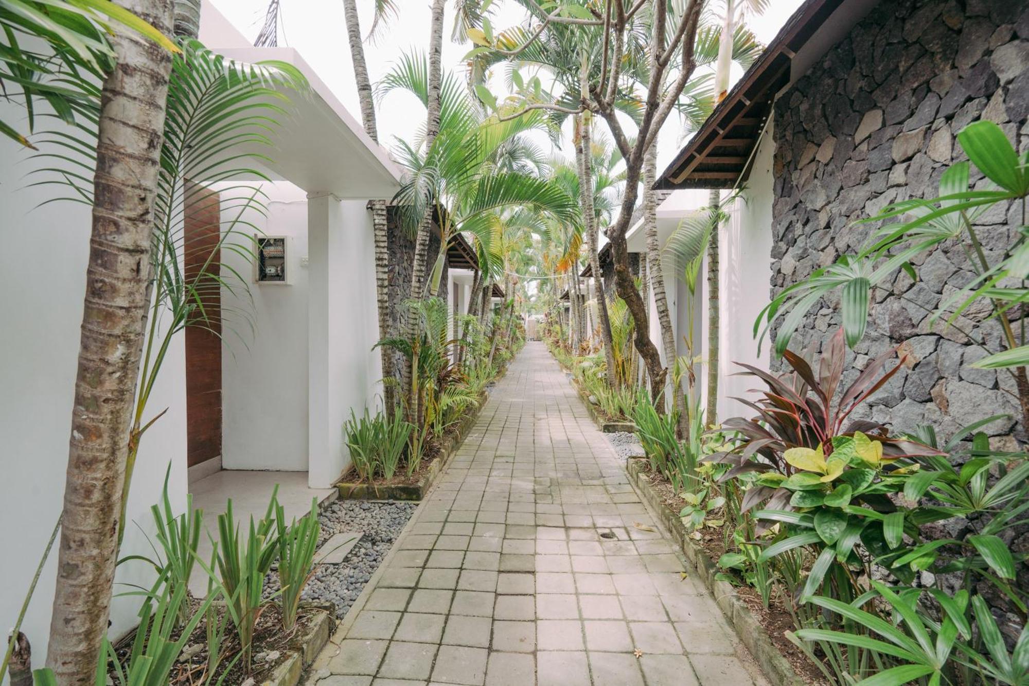 Tan's Astana Villa's By The Lavana * Seminyak (Bali)