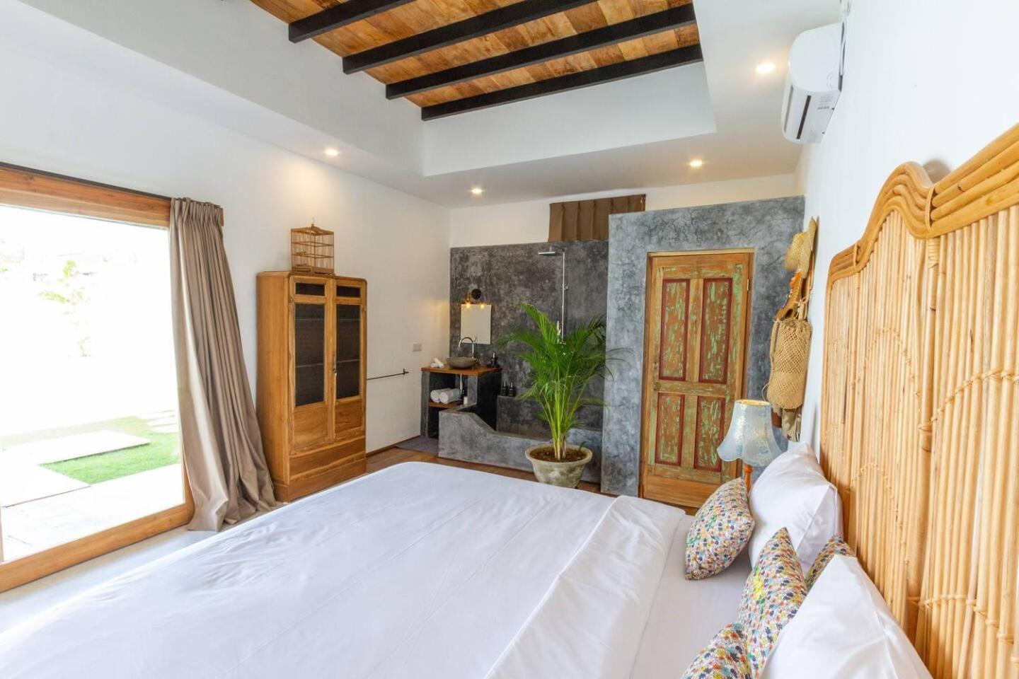 Villa Jannu By Dreamawaybali Seminyak (Bali)