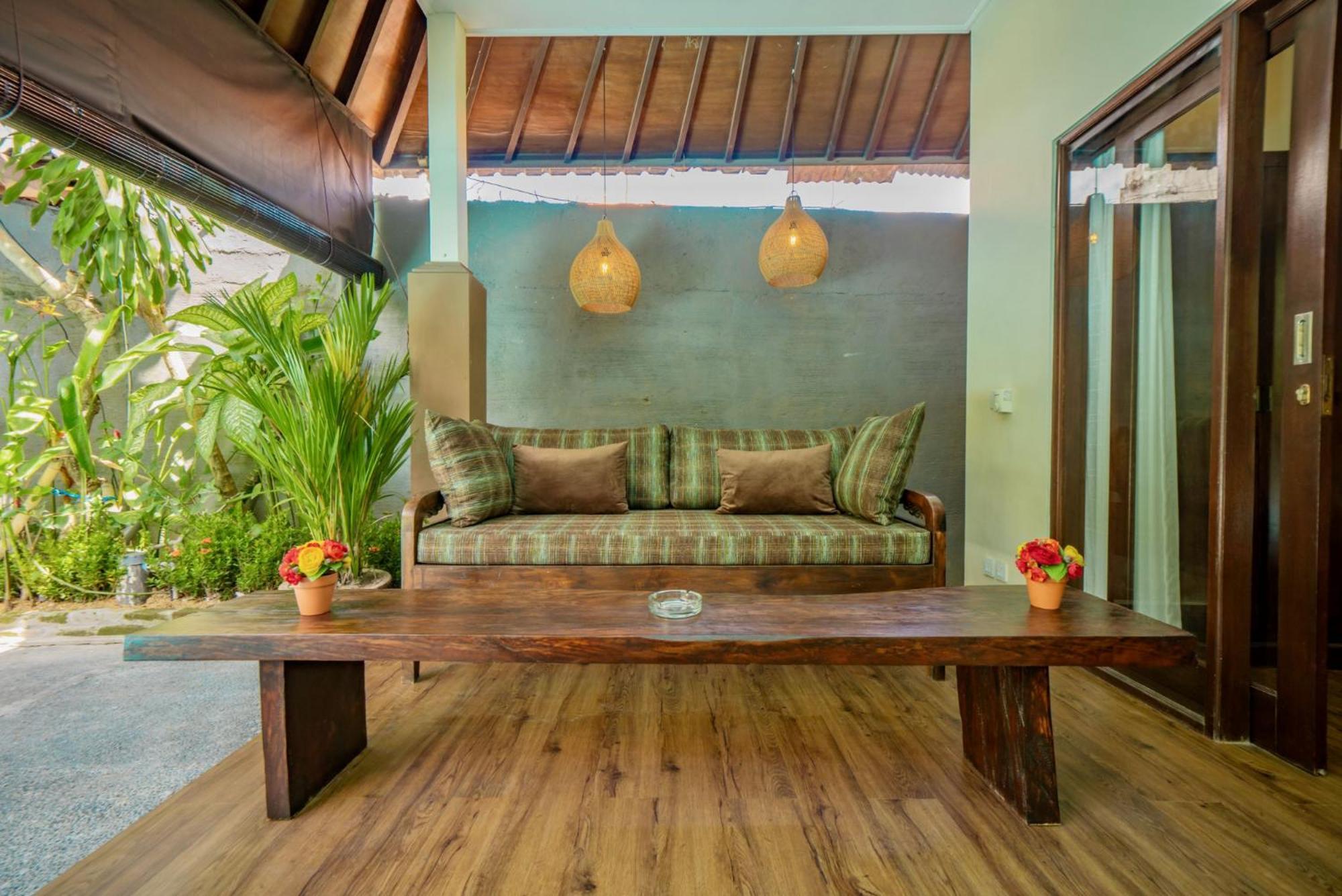 Kiwi Seminyak (Bali)