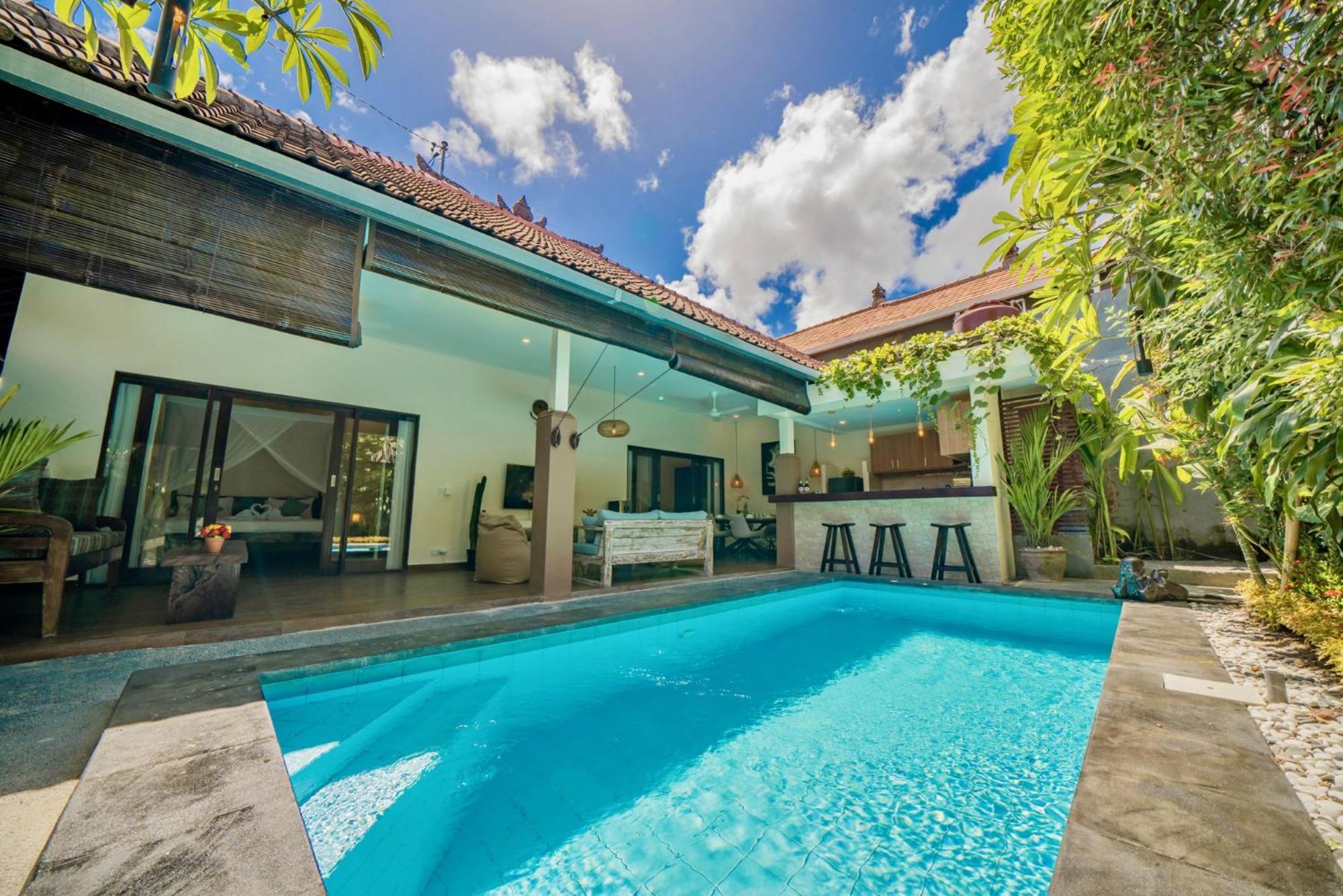 Kiwi Seminyak (Bali)