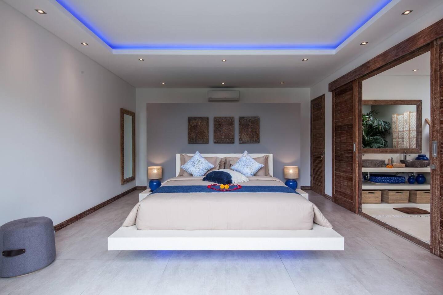 Villa Large 4 Bd Large Garden And Pool