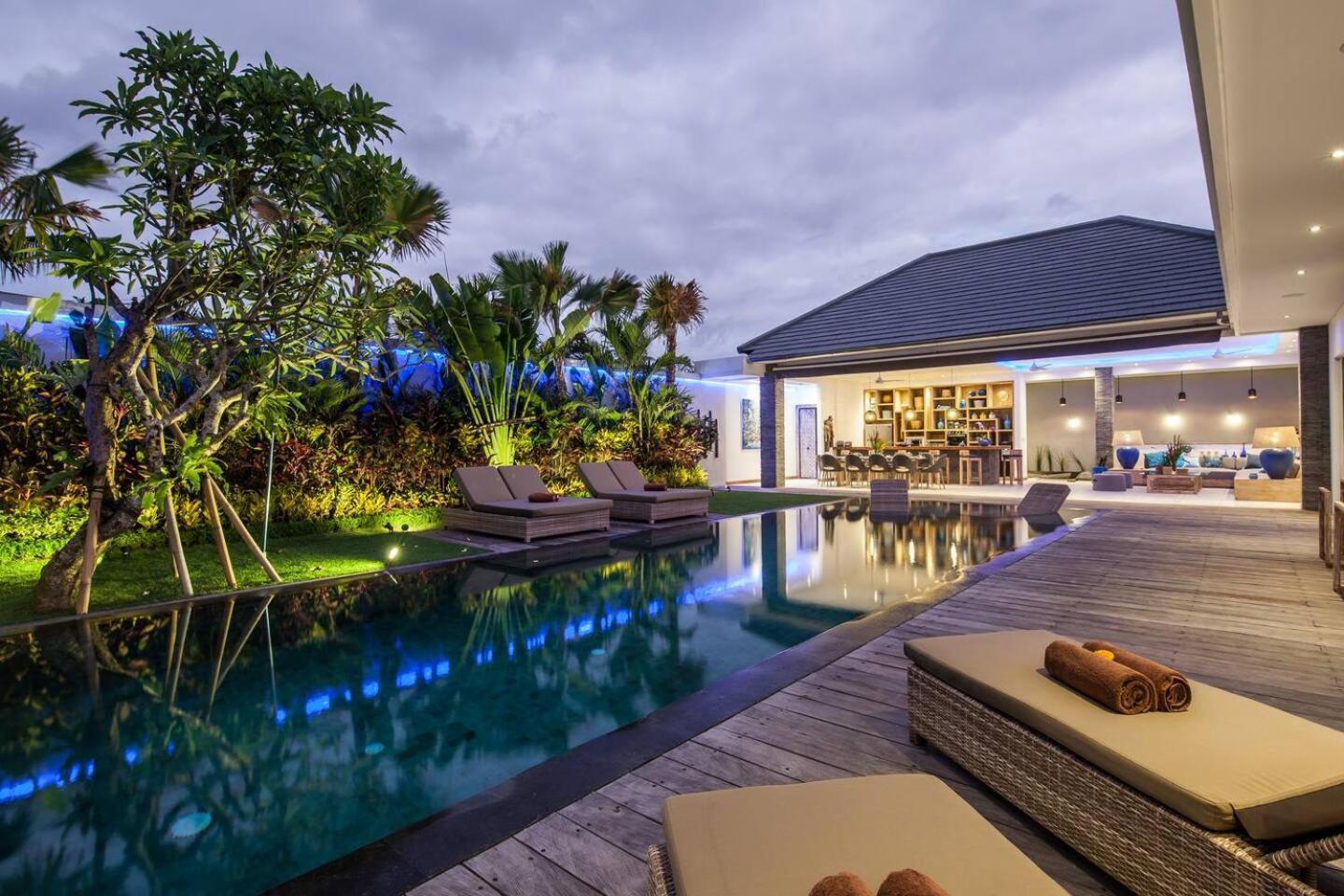 Large 4 Bd Large Garden And Pool Villa Seminyak (Bali)