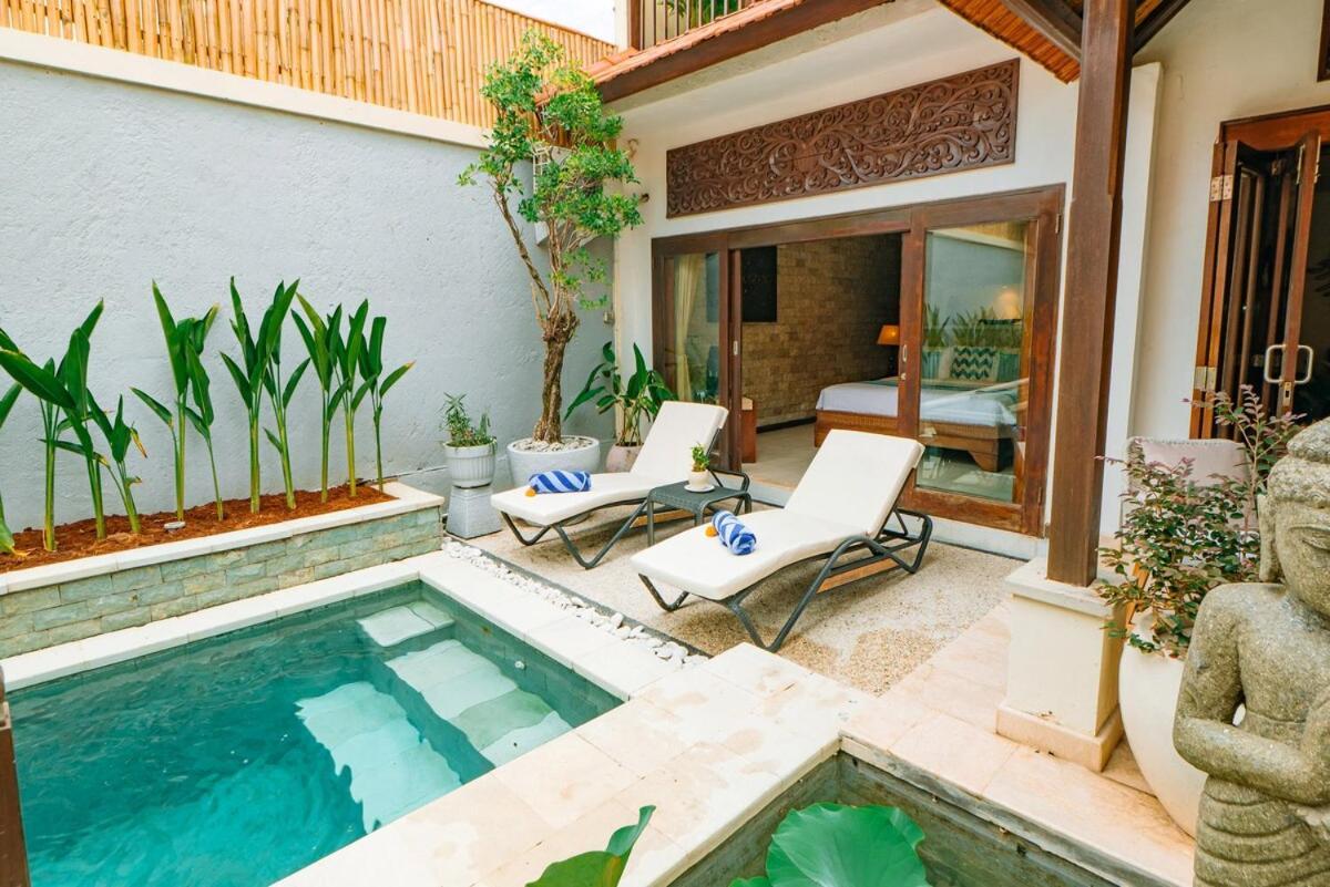 Leona Villa *