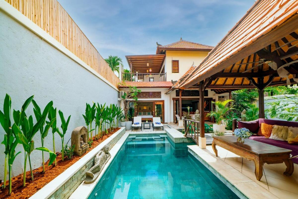 Leona Villa *