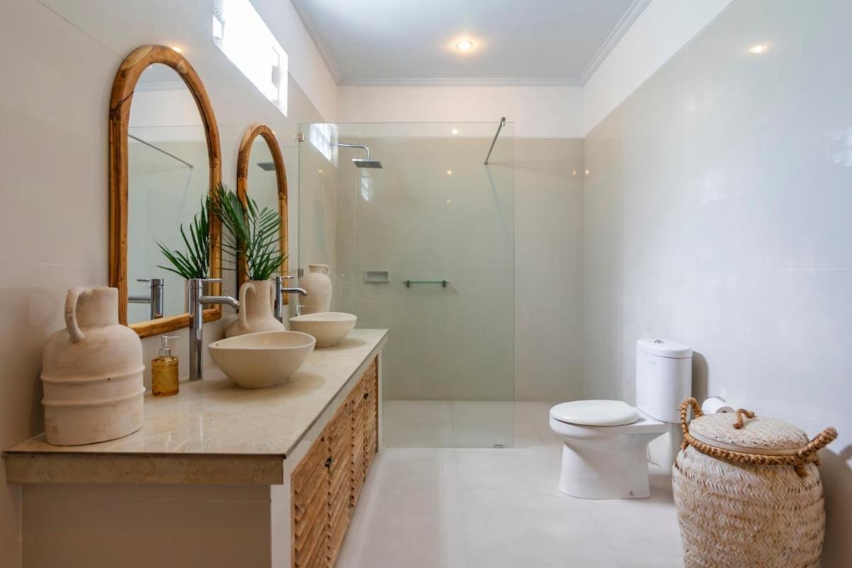 Villa Family Friendly Luxury Pool - Walk To Shops