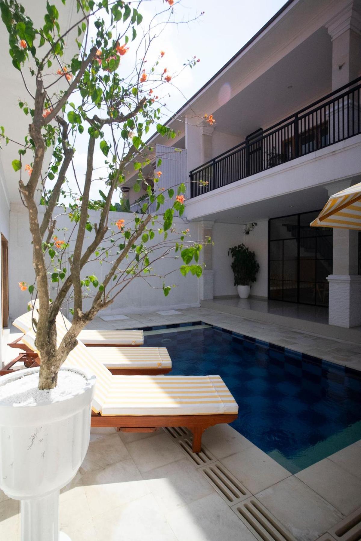 Family Friendly Luxury Pool - Walk To Shops Villa *