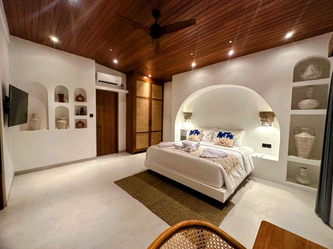 Harsita Management * Seminyak (Bali)