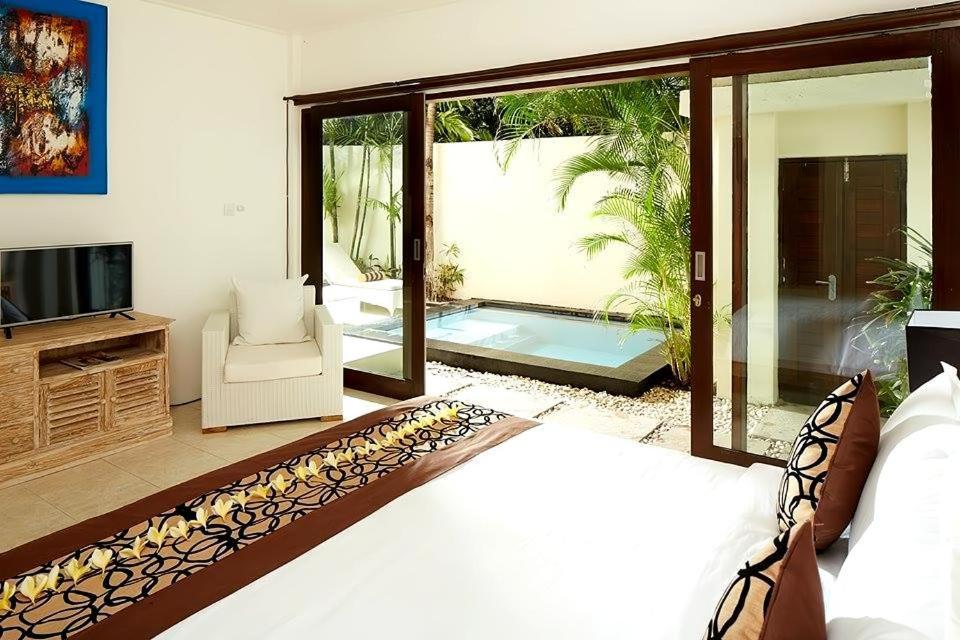 2br Seminyak,50 M Walk To The