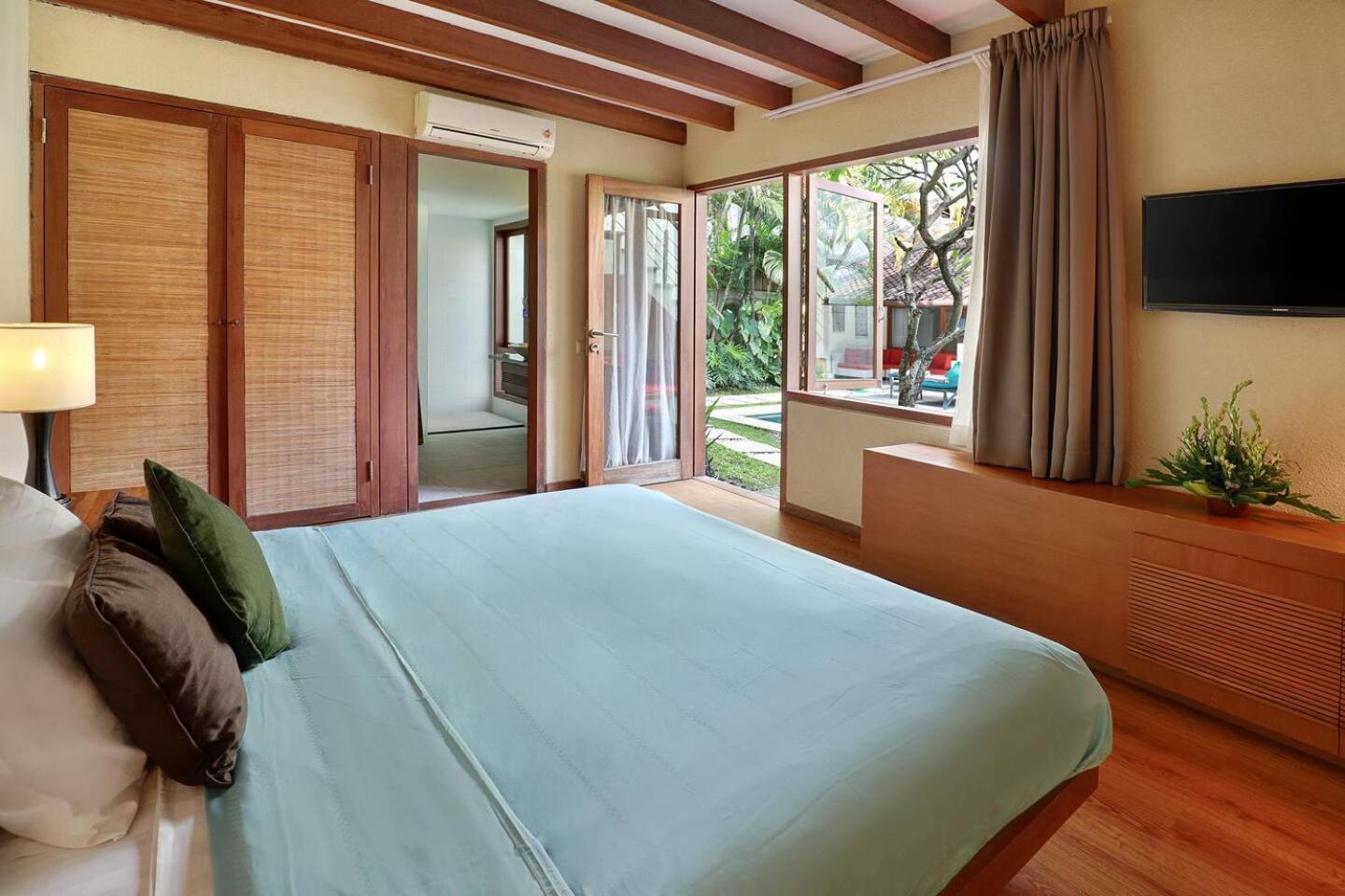 Super Value 4 Bedroom, Walk To Bintang Supermarket Villa *
