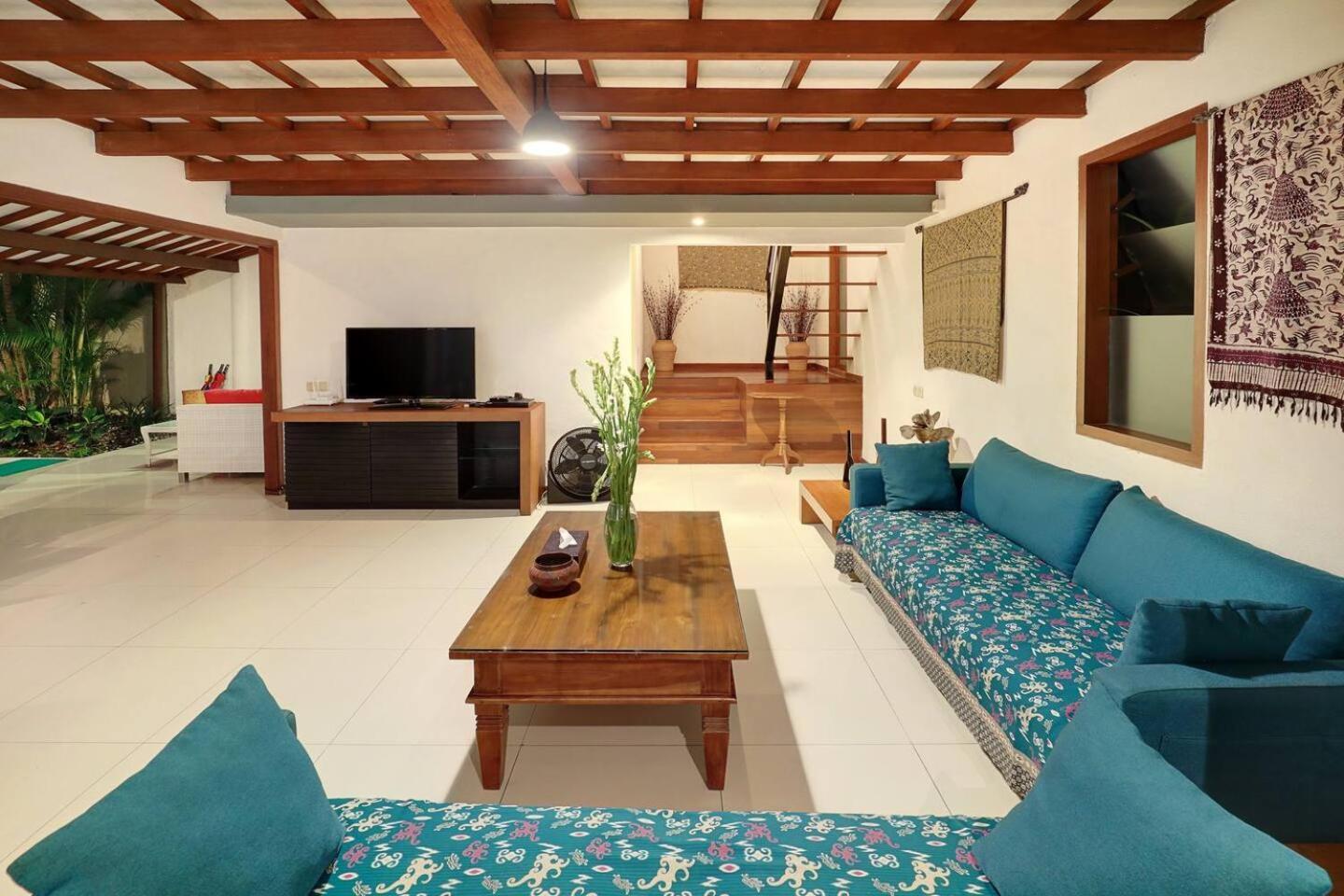 Villa Super Value 4 Bedroom, Walk To Bintang Supermarket Seminyak (Bali)