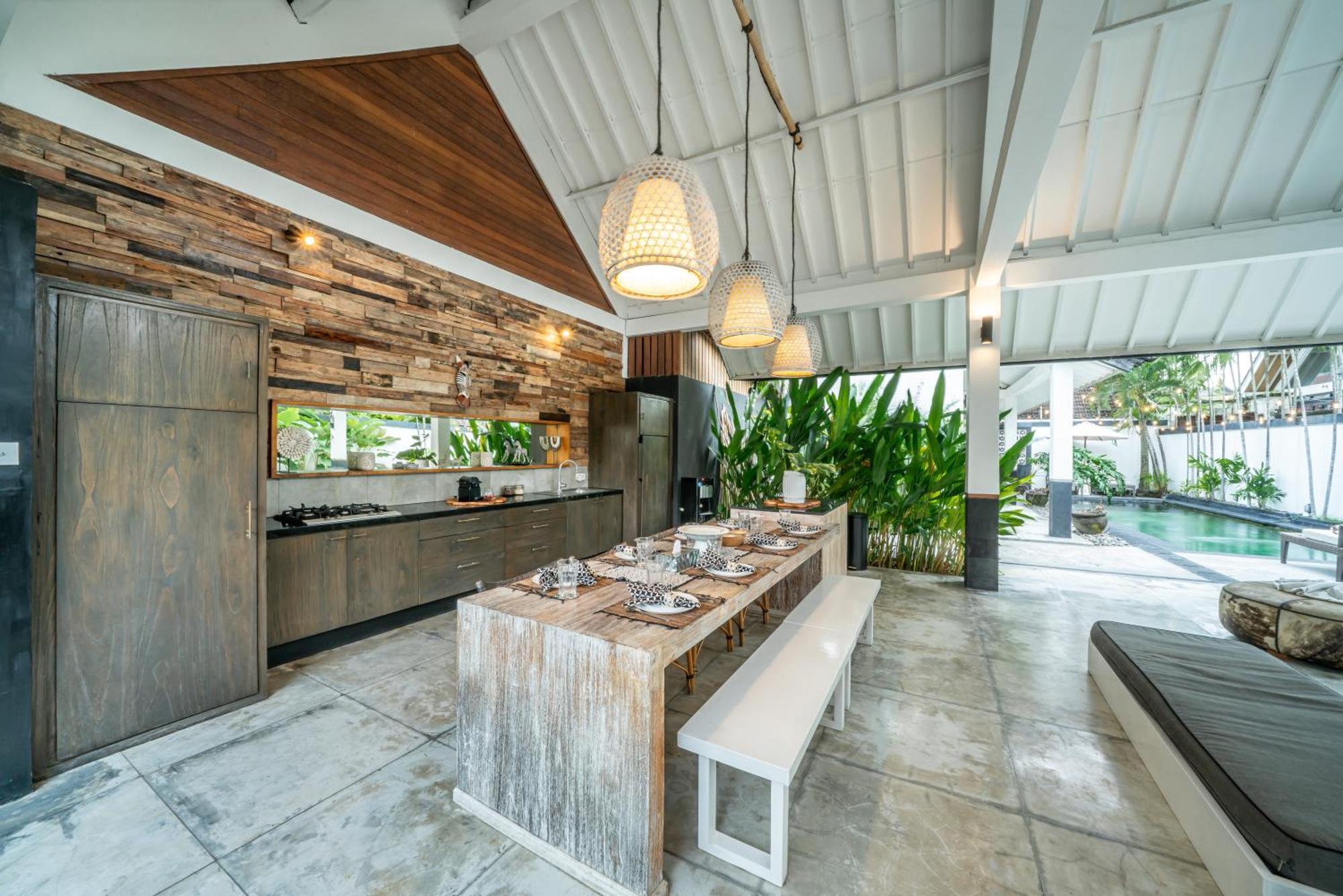 Villa Zebra Walking Distance To Potato Head *