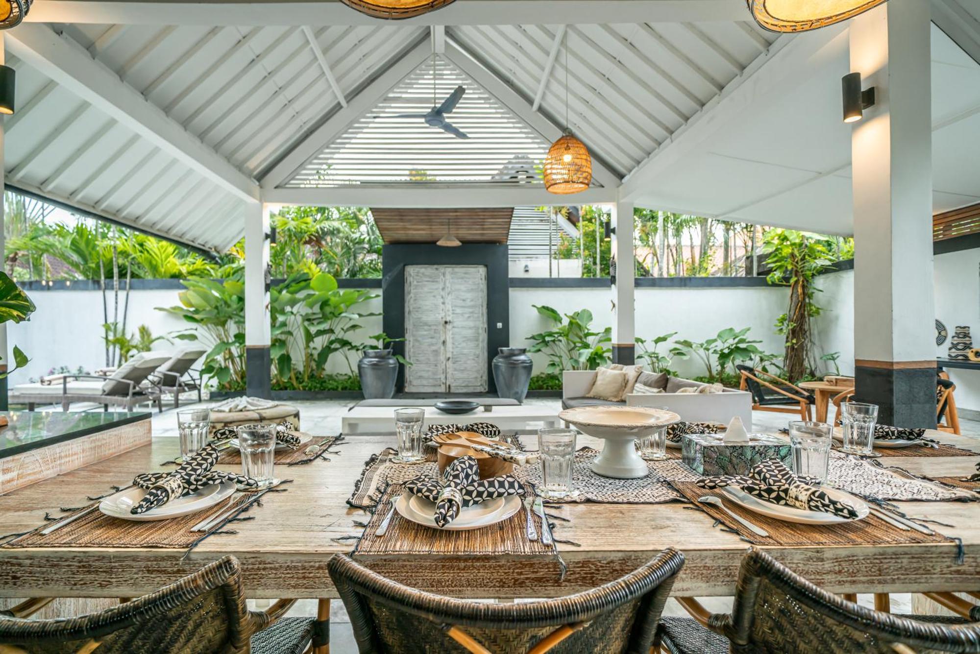 Zebra Walking Distance To Potato Head Seminyak (Bali)
