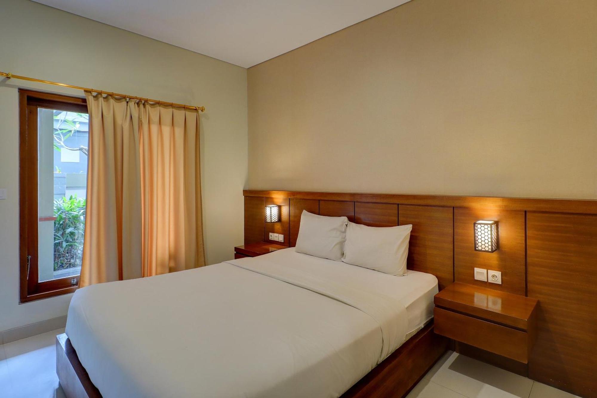 Oyo Life 92852 Singgah Legian Hotel