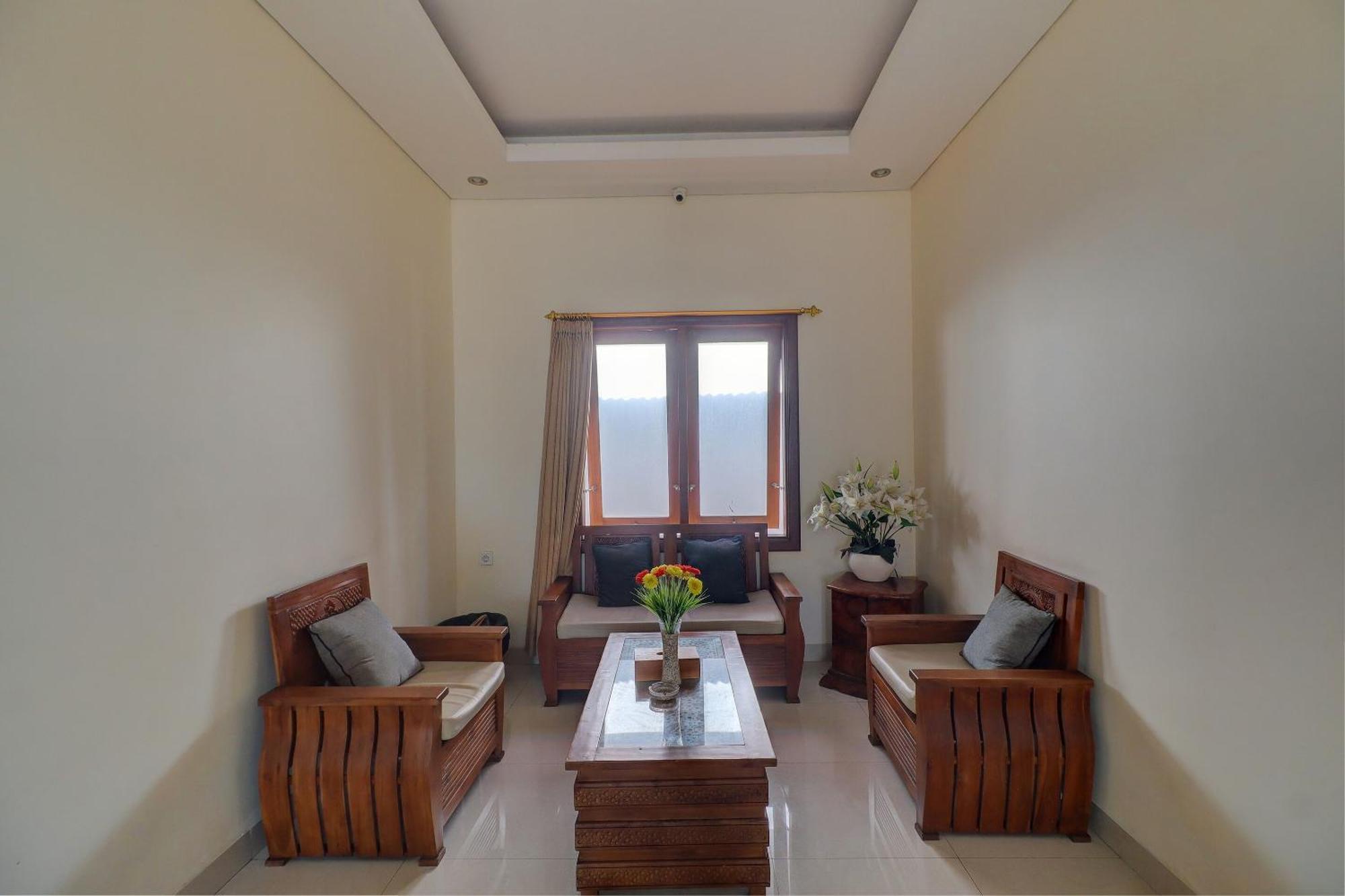 Hotel Oyo Life 92852 Singgah Legian 2*