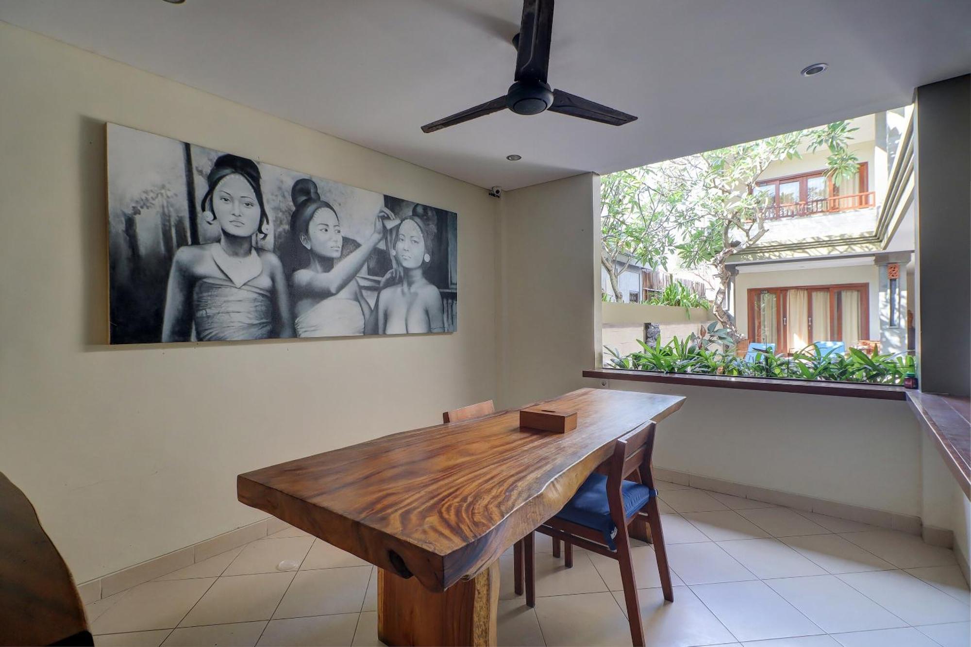 Oyo Life 92852 Singgah Legian 2*