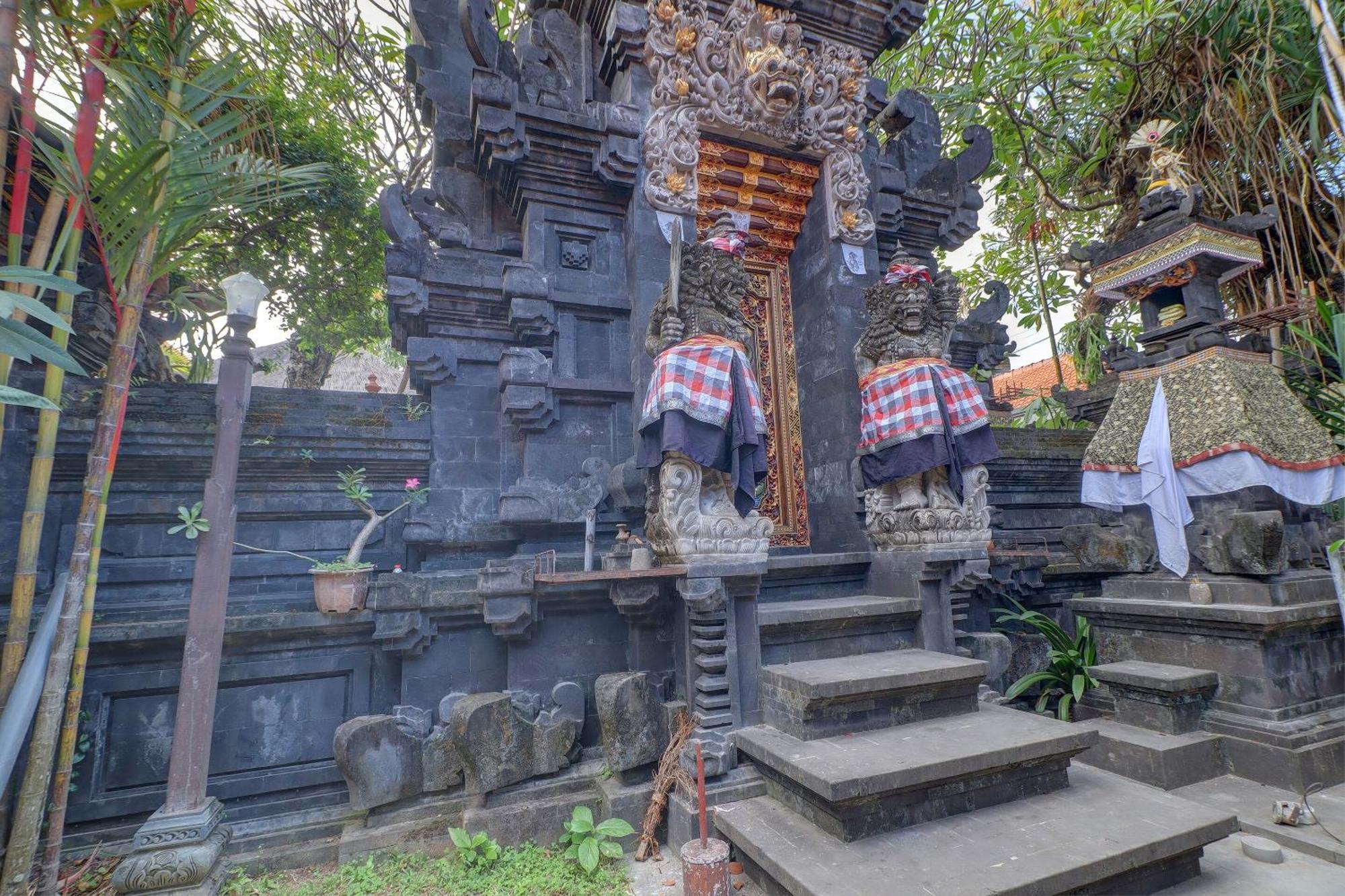 Oyo Life 92852 Singgah Legian 2*