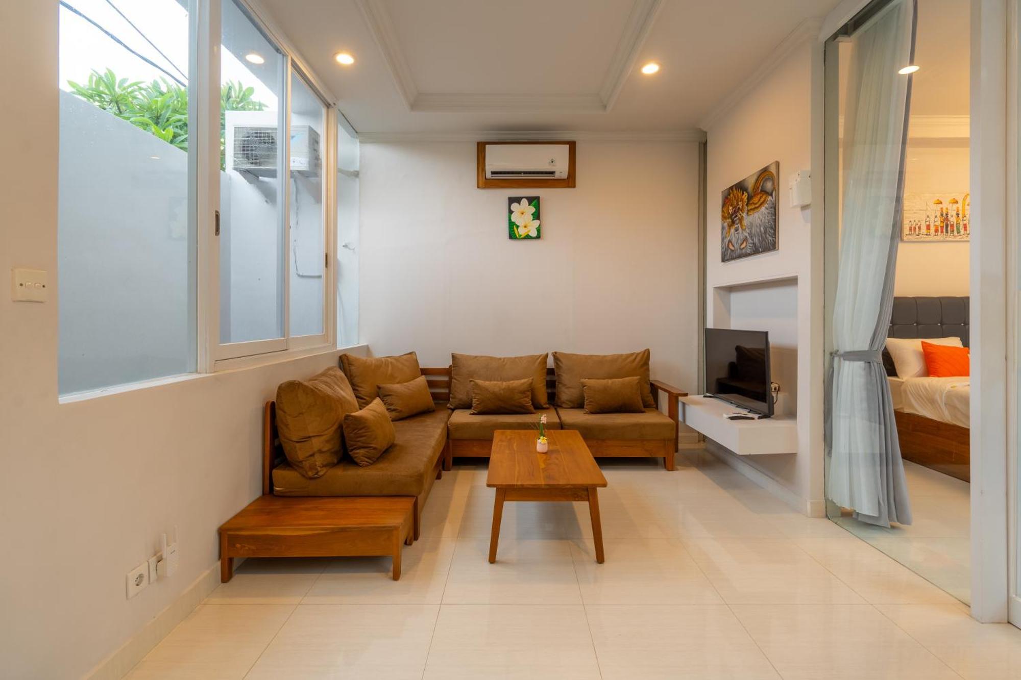 Bali Road House * Seminyak (Bali)
