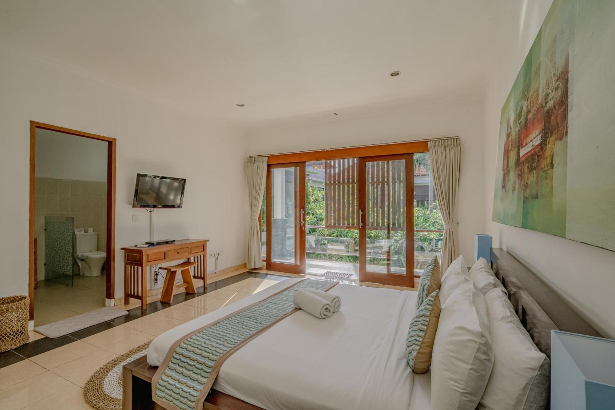 5 Bedroom In Centre Location Of