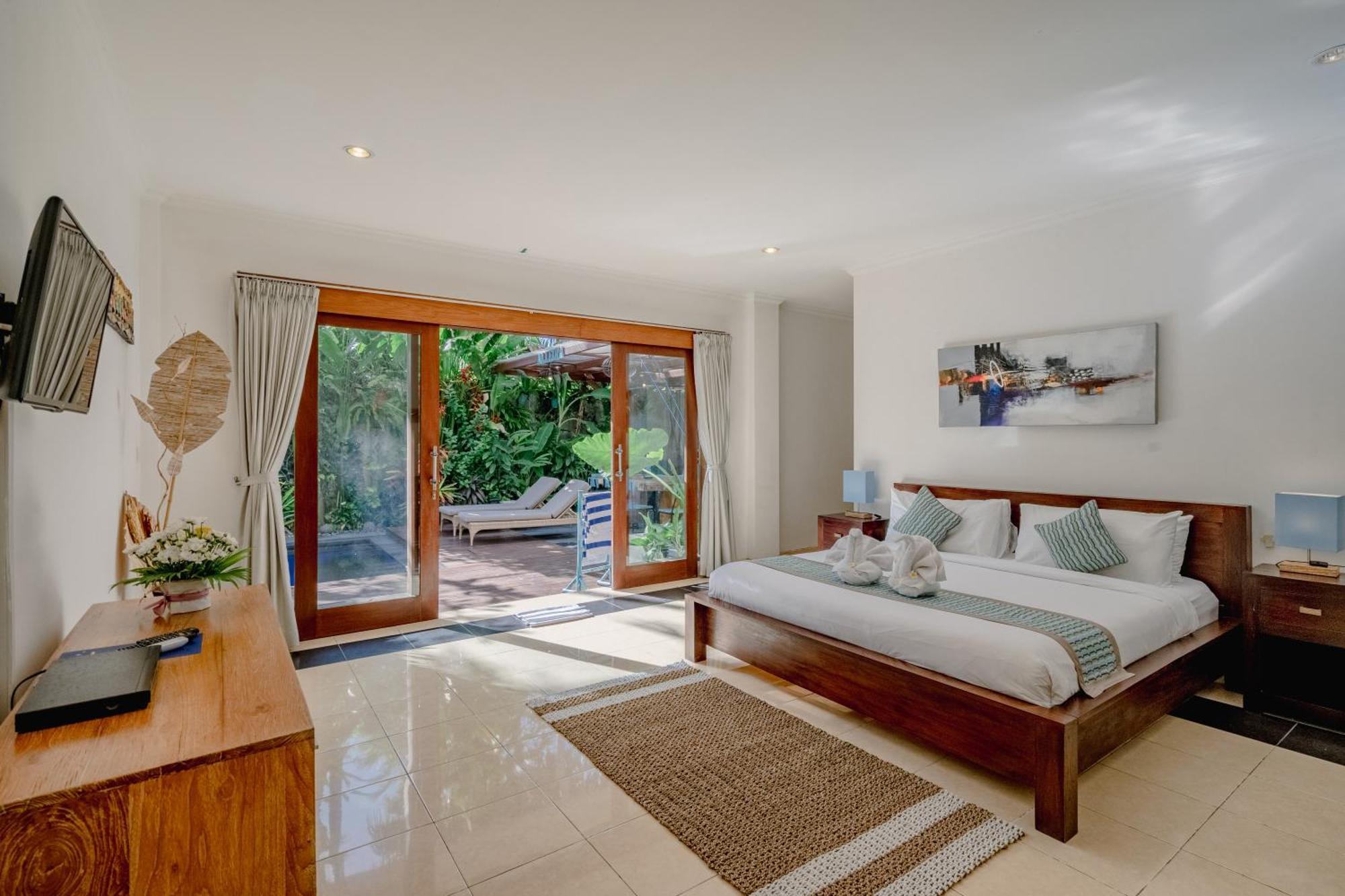 5 Bedroom In Centre Location Of *