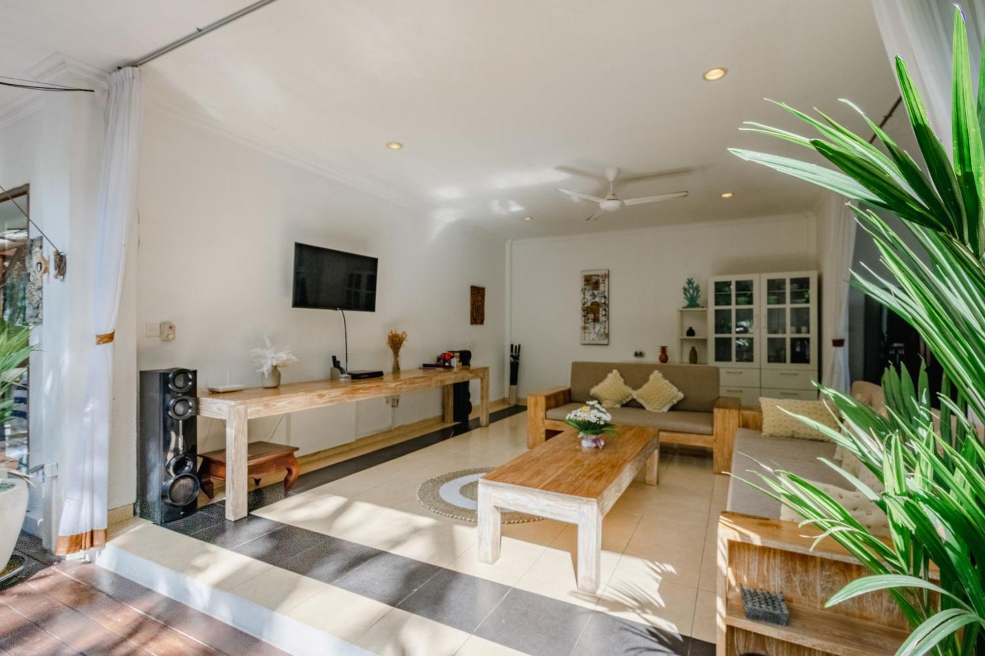 5 Bedroom In Centre Location Of Villa *