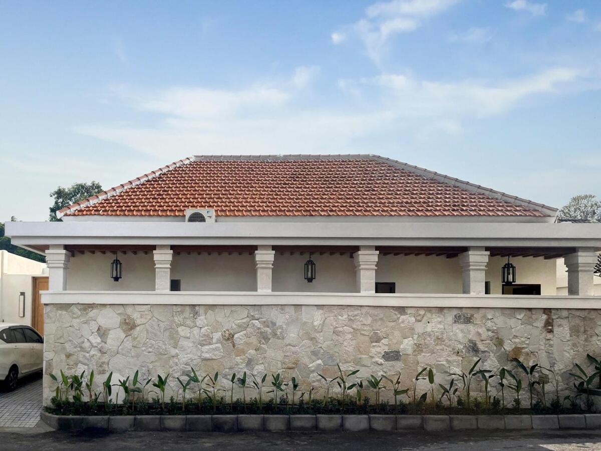 Advaya By Maheswara * Seminyak (Bali)