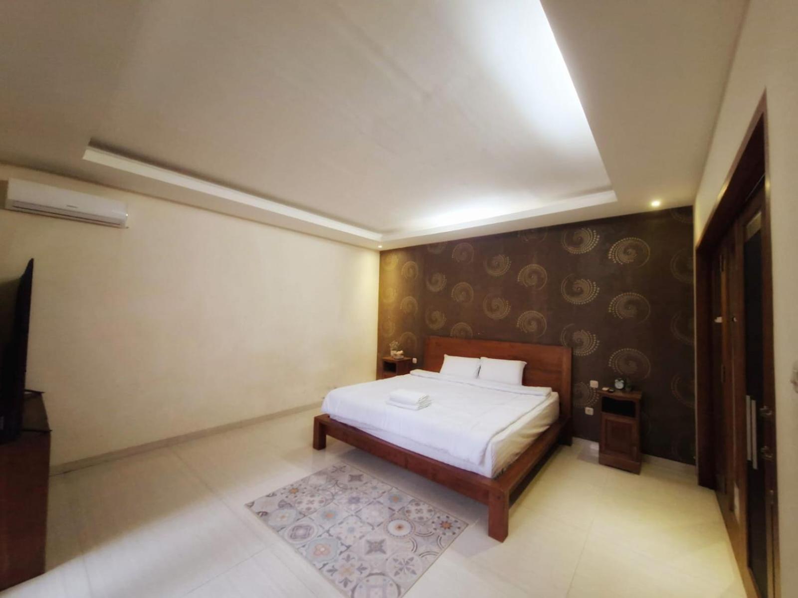 Max * Seminyak (Bali)