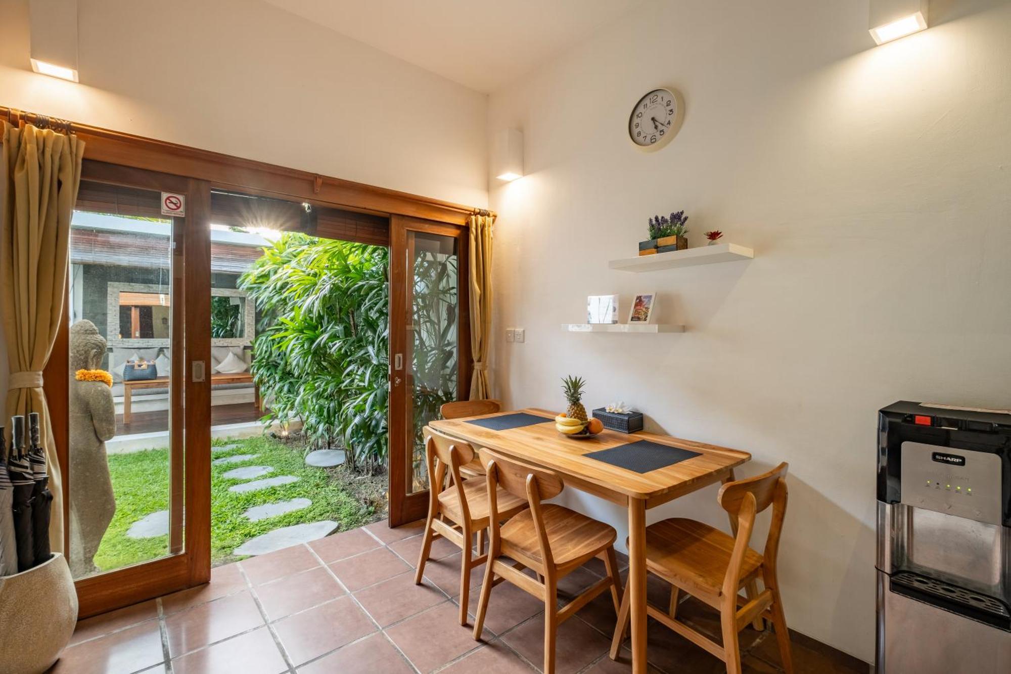 Cozy 2 Bedroom In With Private Pool