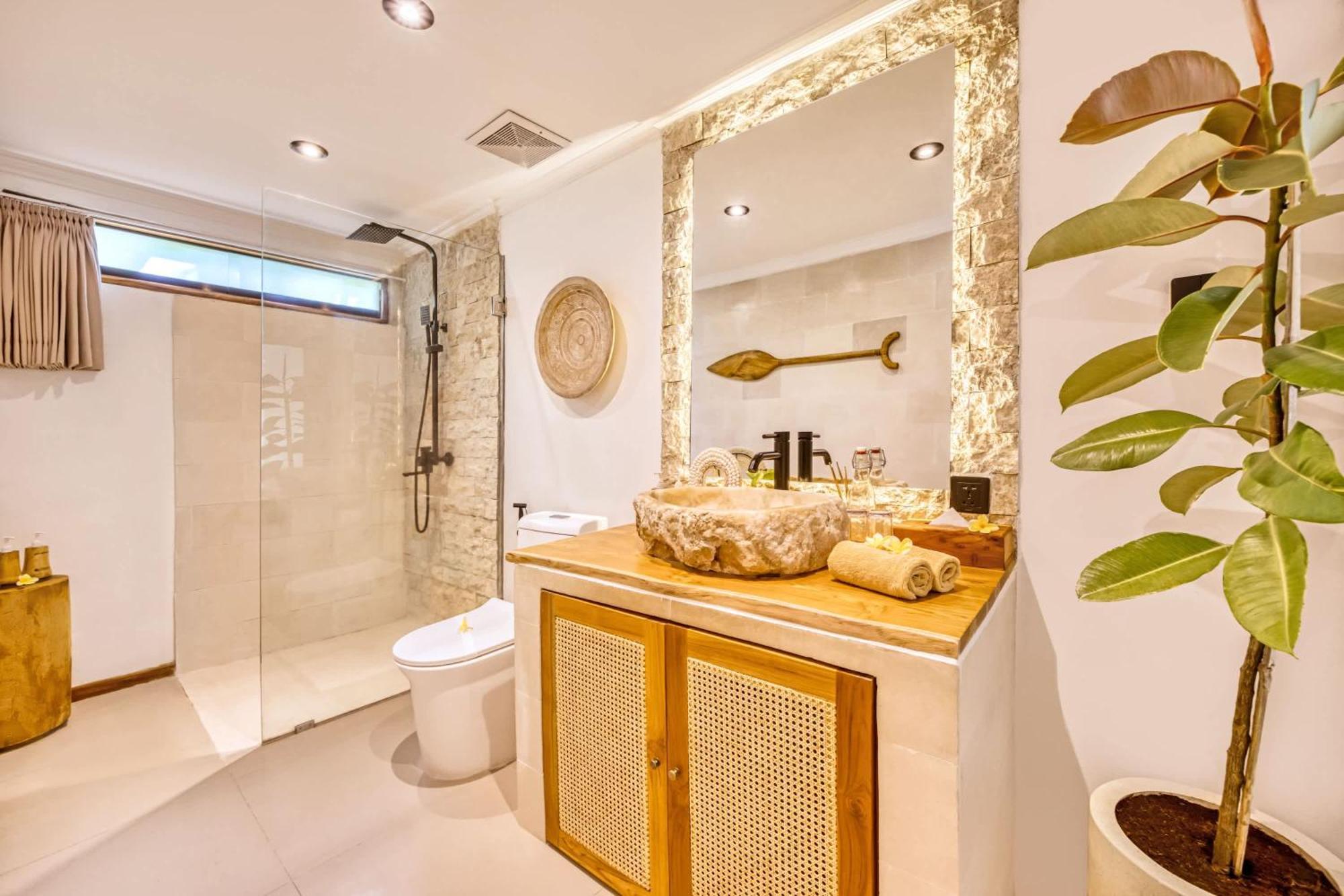 Aurora - Private 6 Bdr In Seminyak, Prime Location, Pool & Garden Seminyak (Bali)