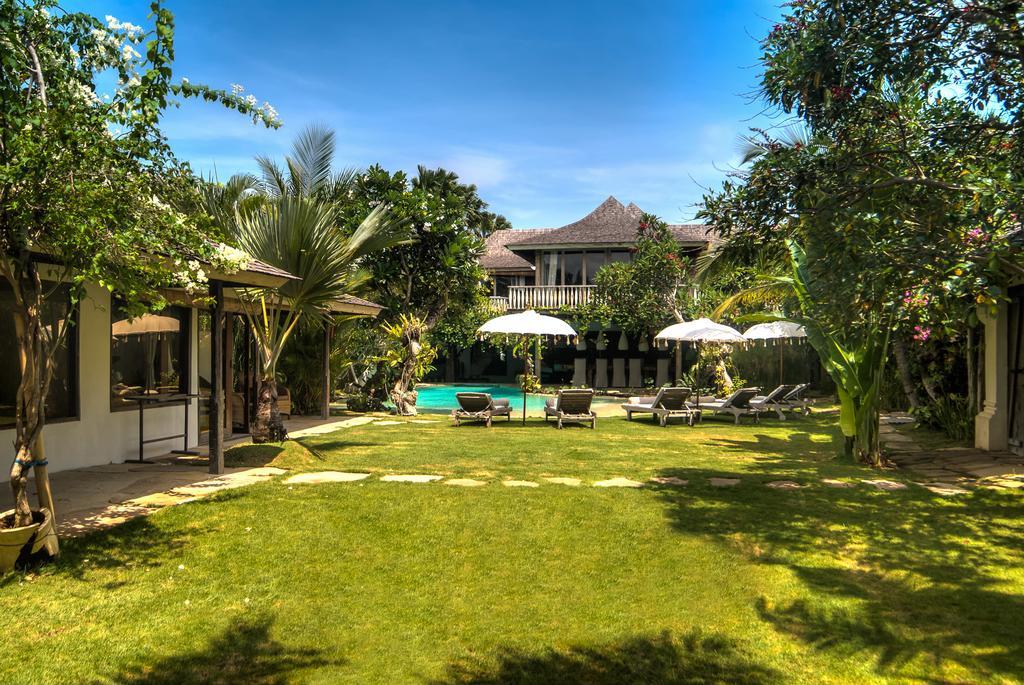 Phinisi - Seminyak (Bali)