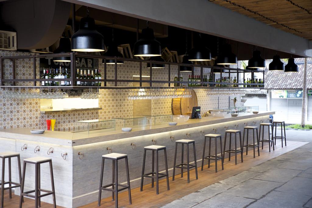 Khách sạn Ts Bali Seminyak (Bali)