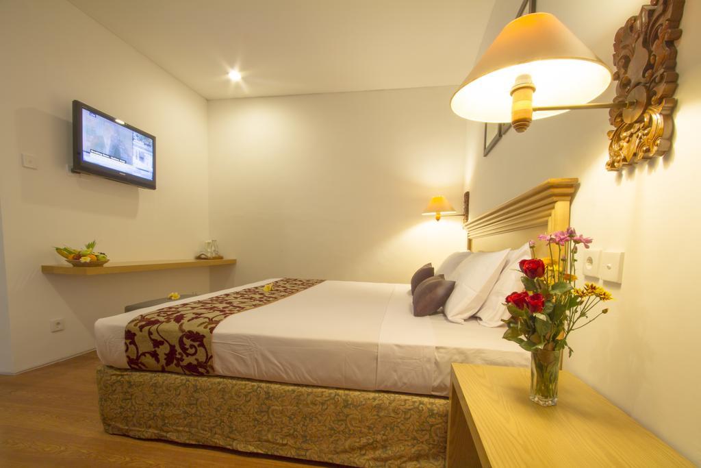 Paradiso Hotel 3*