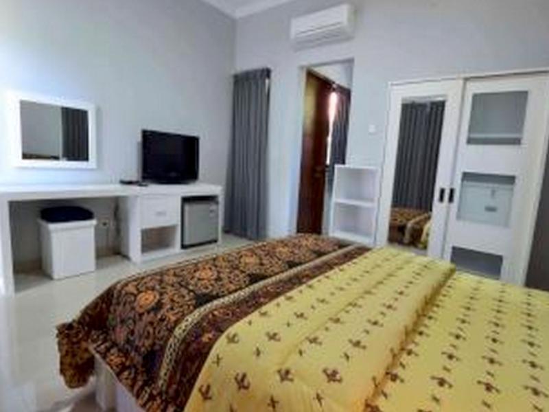 Prada Hotel 2*