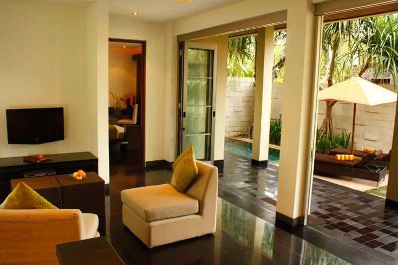 Villa Sun Island Boutique &