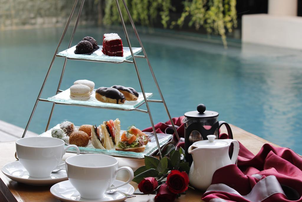 Berry Romantic Villa