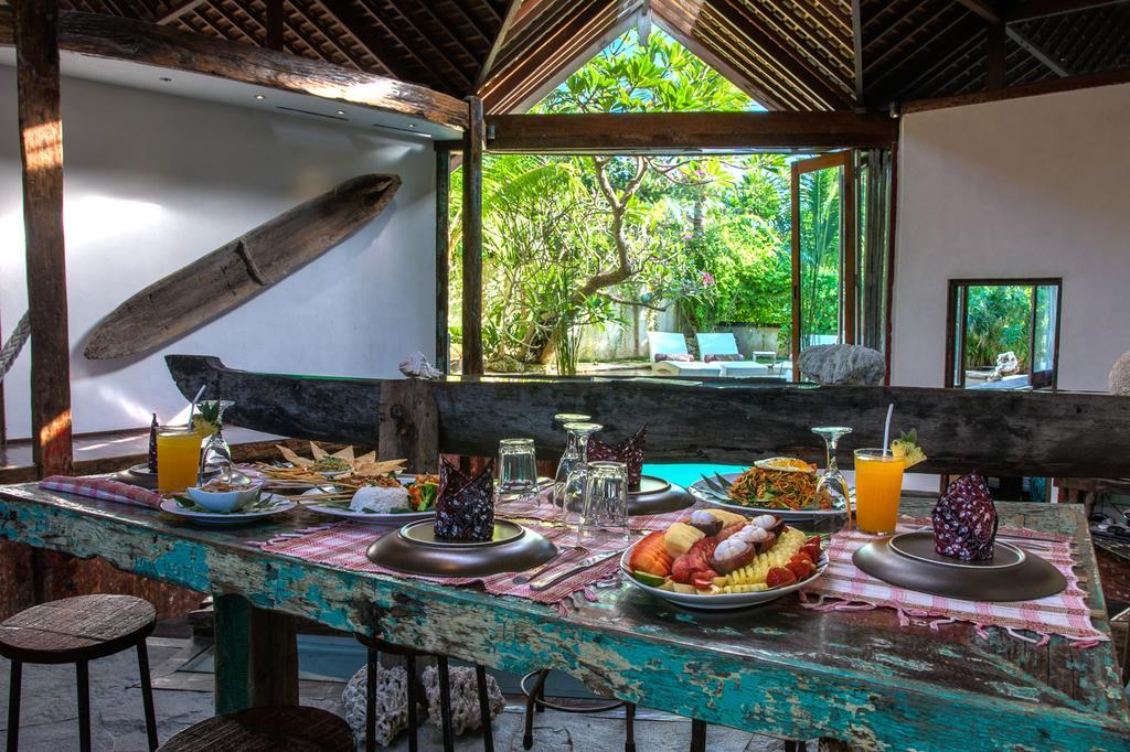 Phinisi -