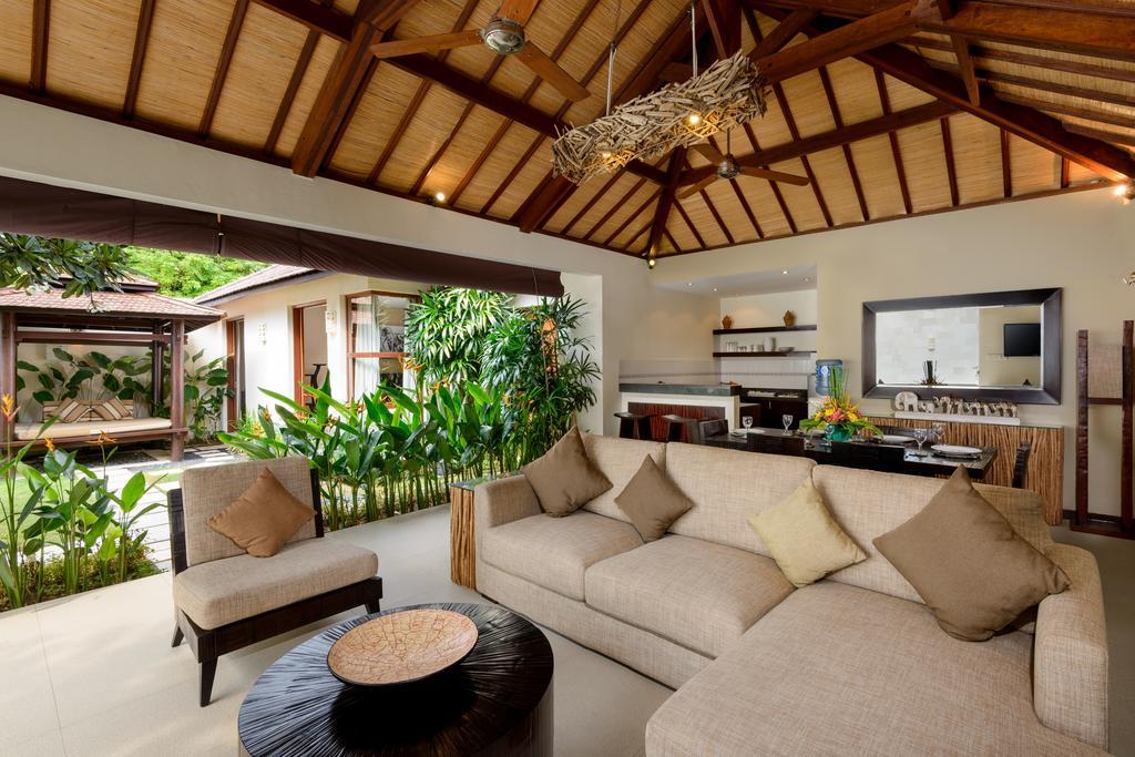 Arama Poolside Villa
