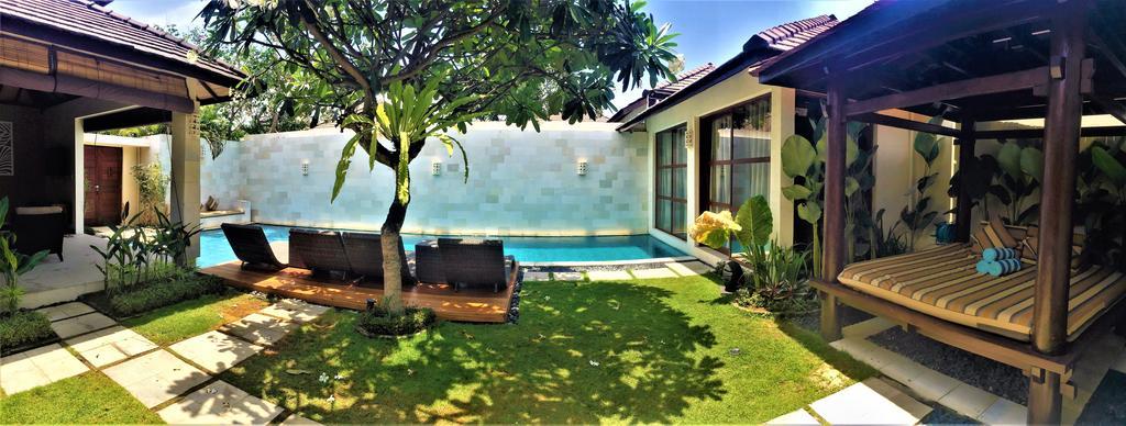 Villa Arama Poolside