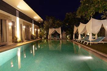 Hotel La And 4*