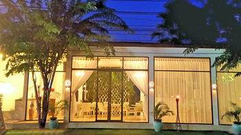 La And Seminyak