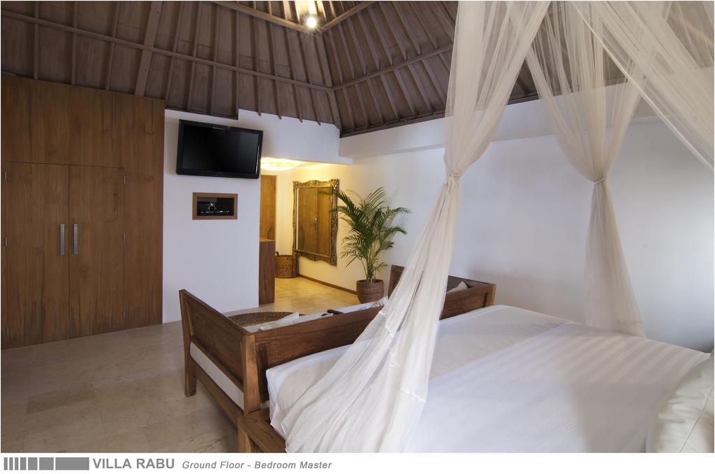 3br Rabu - Minggu Villa Seminyak (Bali)