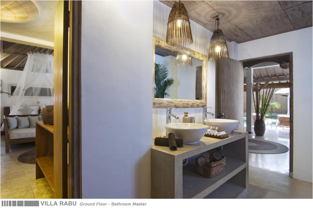 3br Rabu - Minggu Villa Seminyak (Bali)
