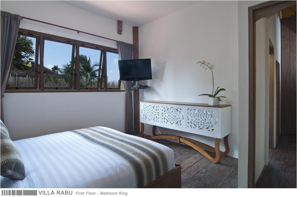 3br Rabu - Minggu Villa Seminyak (Bali)