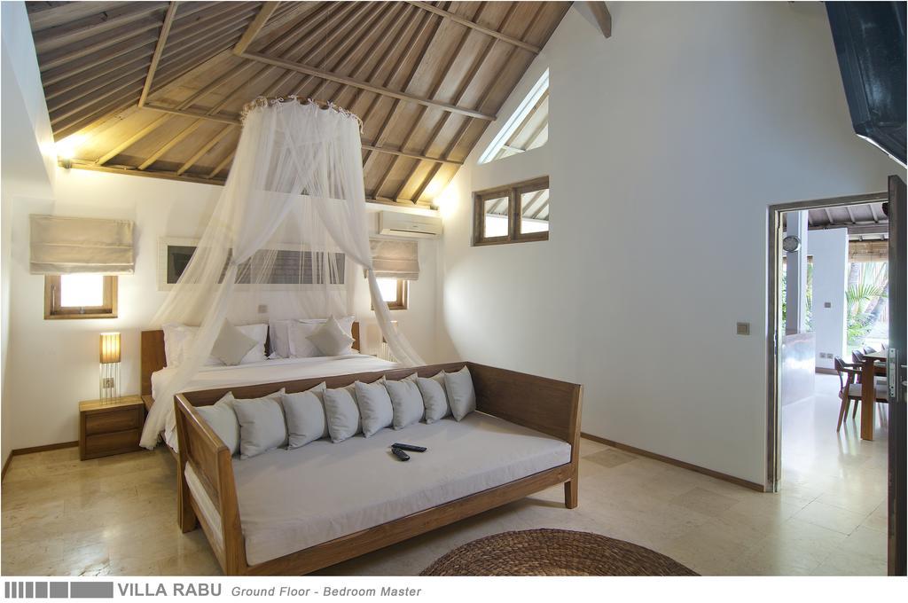 3br Rabu - Minggu * Seminyak (Bali)
