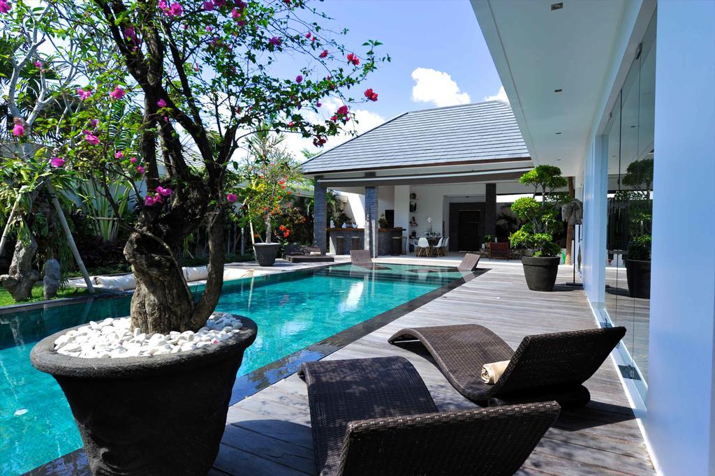 Cantik Villa *