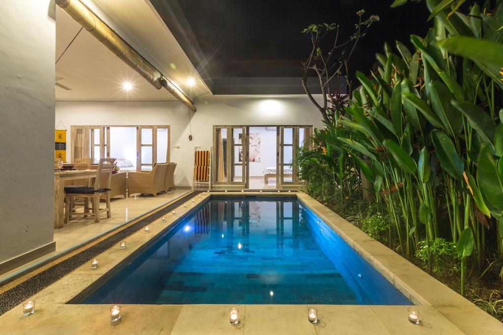 Castro * Seminyak (Bali)