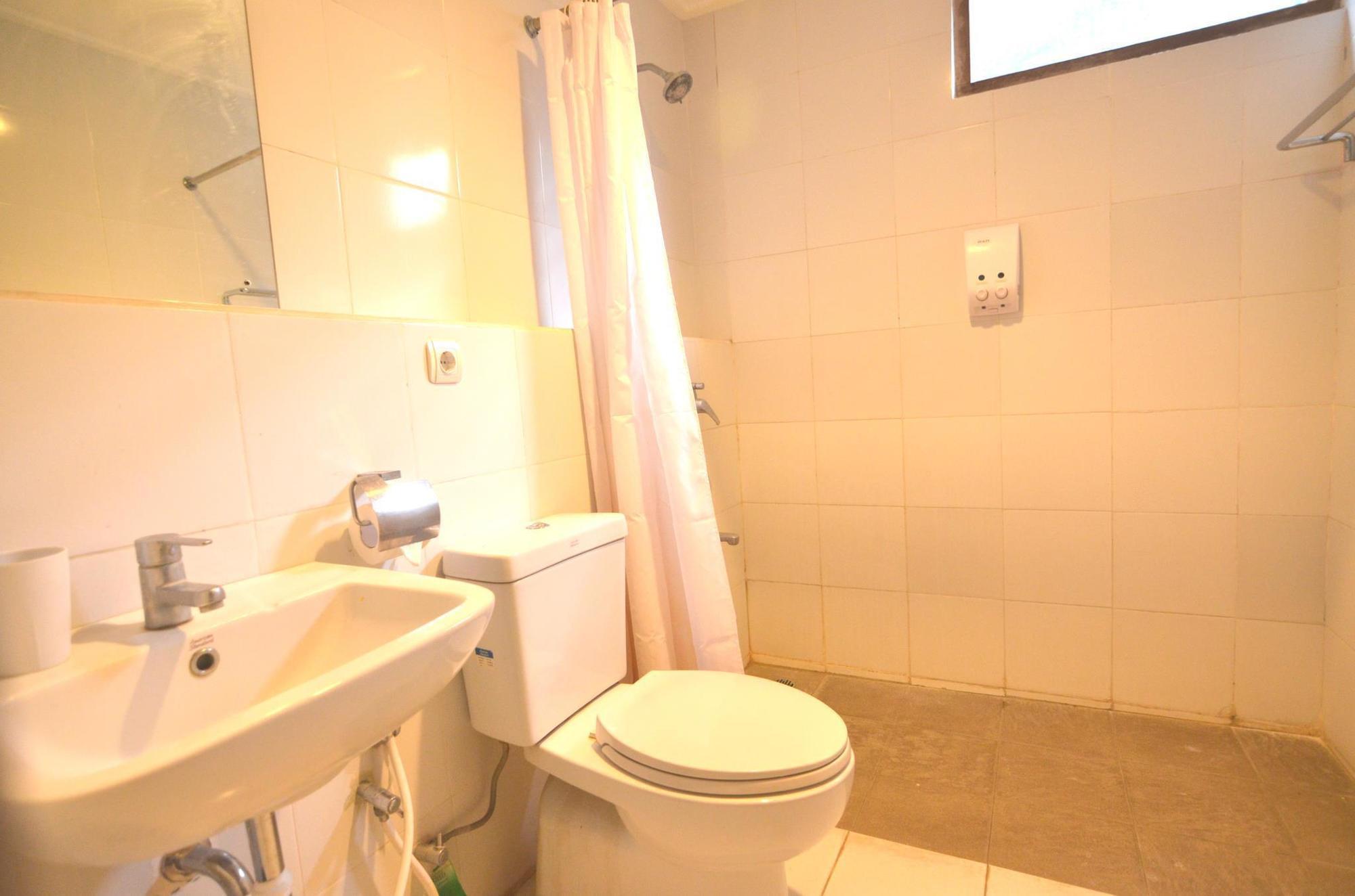 Guest house Collection O 91300 Sunny Side Seminyak (Bali)